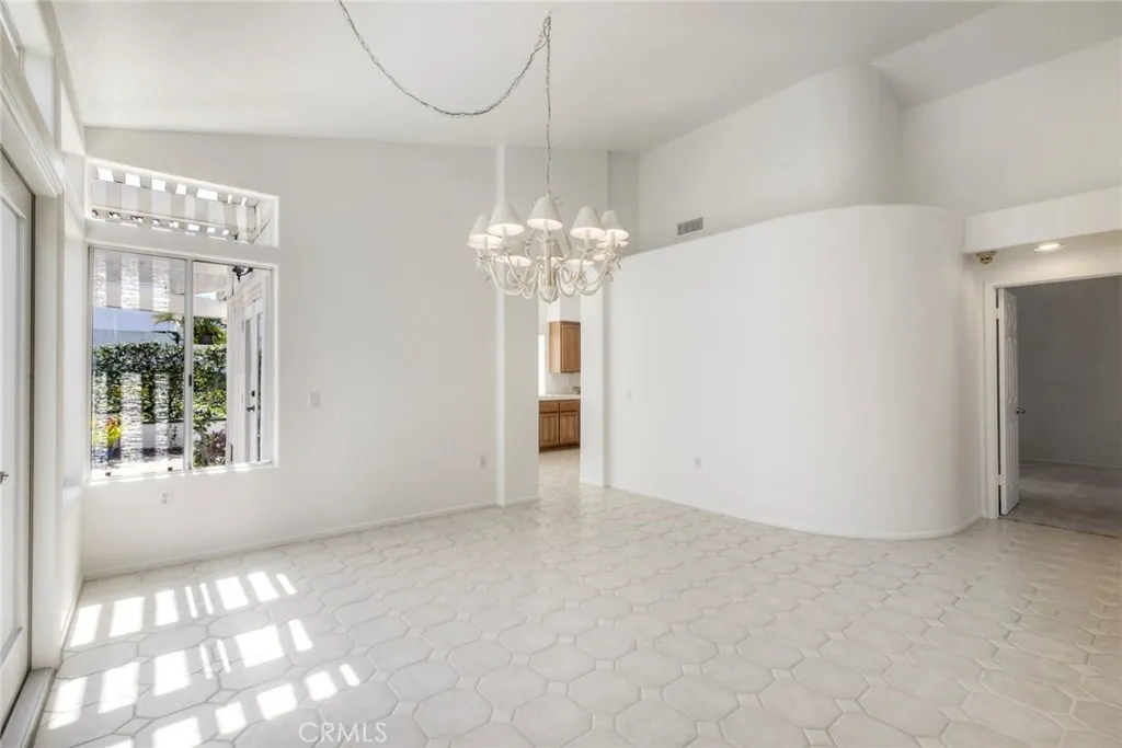 https://cdn.realtyfeed.com/cdn/127/306661132/d3ea4b1901ab258b882d4539614f21a3.webp
