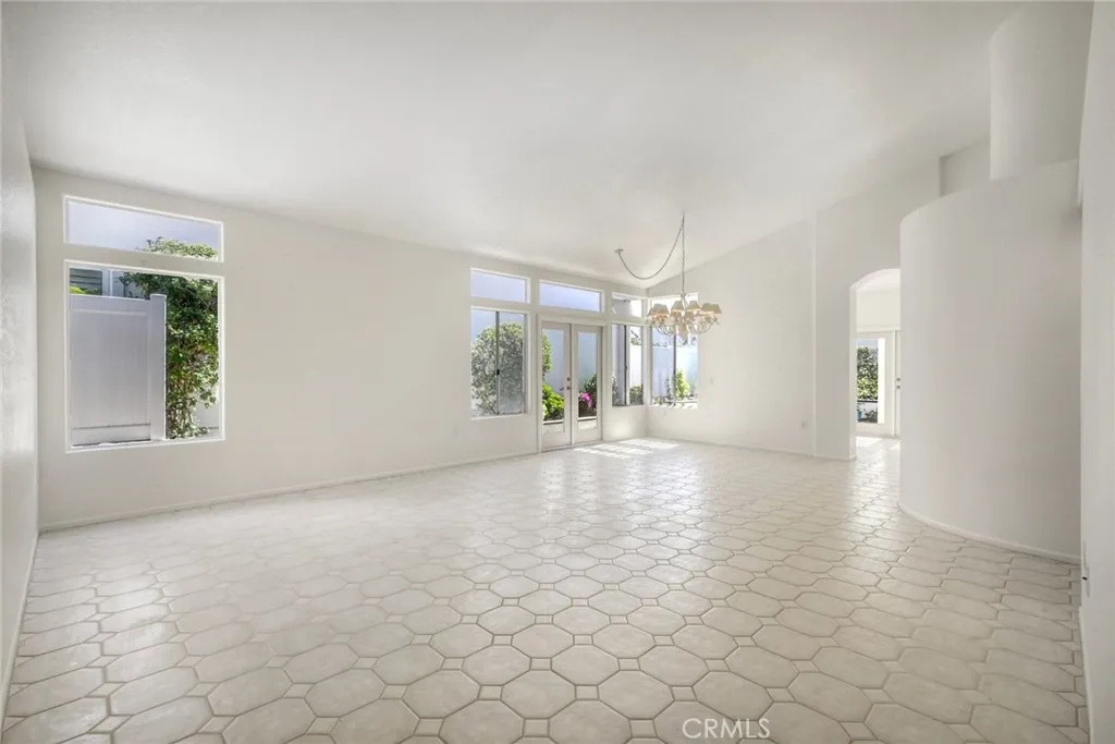 https://cdn.realtyfeed.com/cdn/127/306661132/e5394e06a0f74ab202e2cd68778e30d0.webp