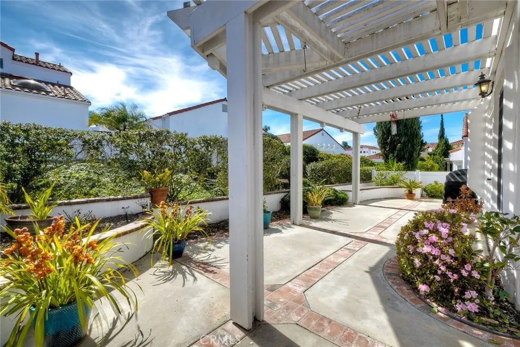 https://cdn.realtyfeed.com/cdn/127/306661132/e6abde7860d196498473518be8c1c572.webp