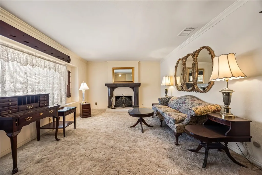 https://cdn.realtyfeed.com/cdn/127/306661149/19cddf7c9877ce8ce94a7a6550099473.webp