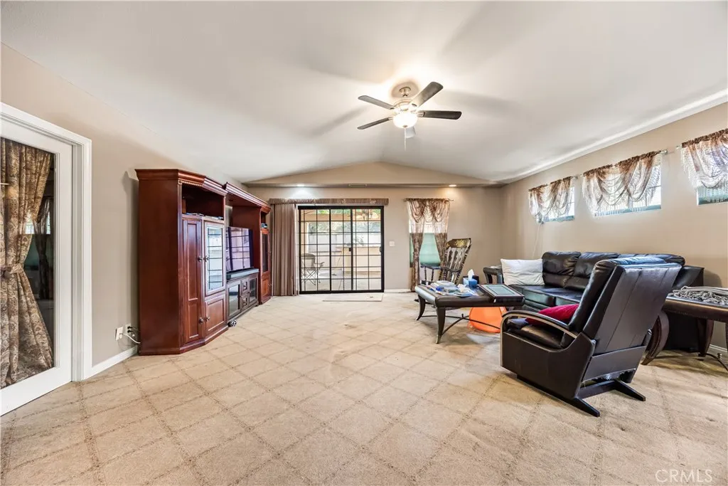 https://cdn.realtyfeed.com/cdn/127/306661149/79c293736a541d2f64d2128e5d08be85.webp