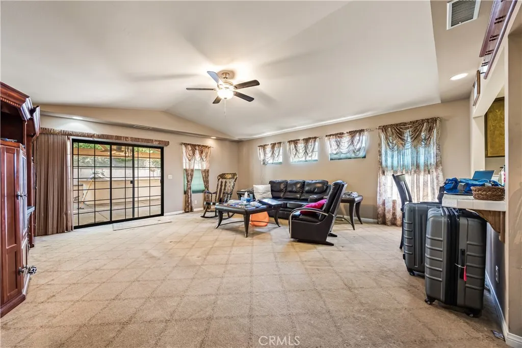 https://cdn.realtyfeed.com/cdn/127/306661149/c61f0cdd06b3c61857d5b381eb684ebf.webp