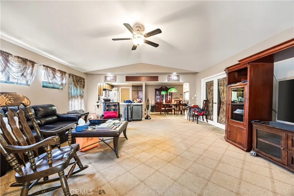 https://cdn.realtyfeed.com/cdn/127/306661149/d30d5eebc9e558d769d36603cf78b00c.webp