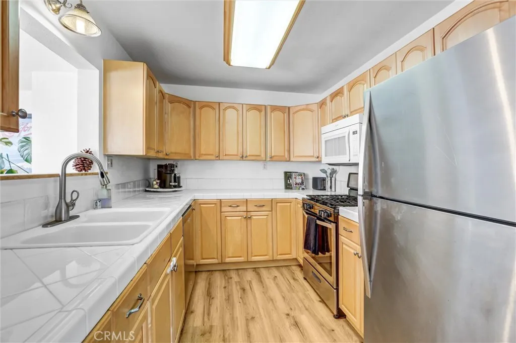 https://cdn.realtyfeed.com/cdn/127/306661181/9c632f0bffd344c96c2da480eb27d91b.webp