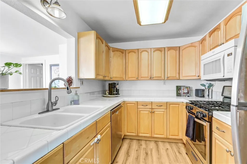 https://cdn.realtyfeed.com/cdn/127/306661181/a9df2959ddf0f688ca2d4a67ddbad610.webp