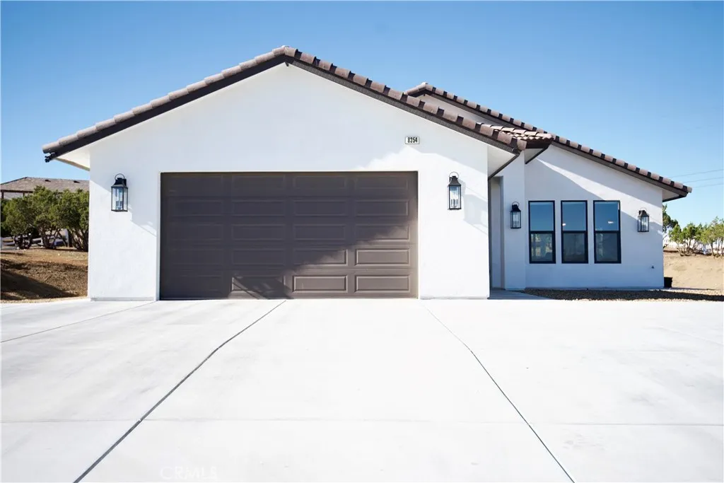 Oak Hills, CA 92344
