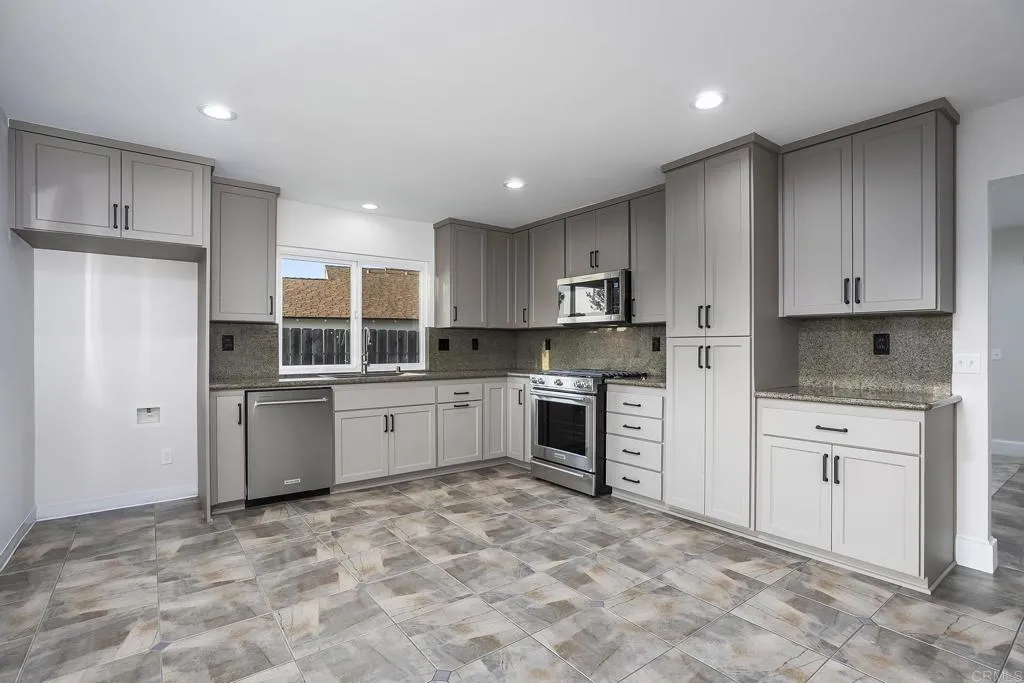 https://cdn.realtyfeed.com/cdn/127/306661417/9d2d98b1e745a3d5a77c4430aaeda116.webp