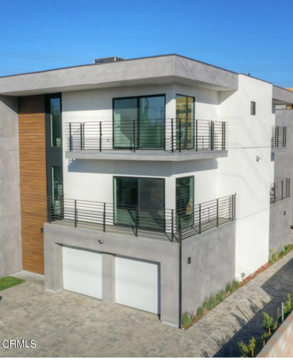 Los Angeles, CA 91601