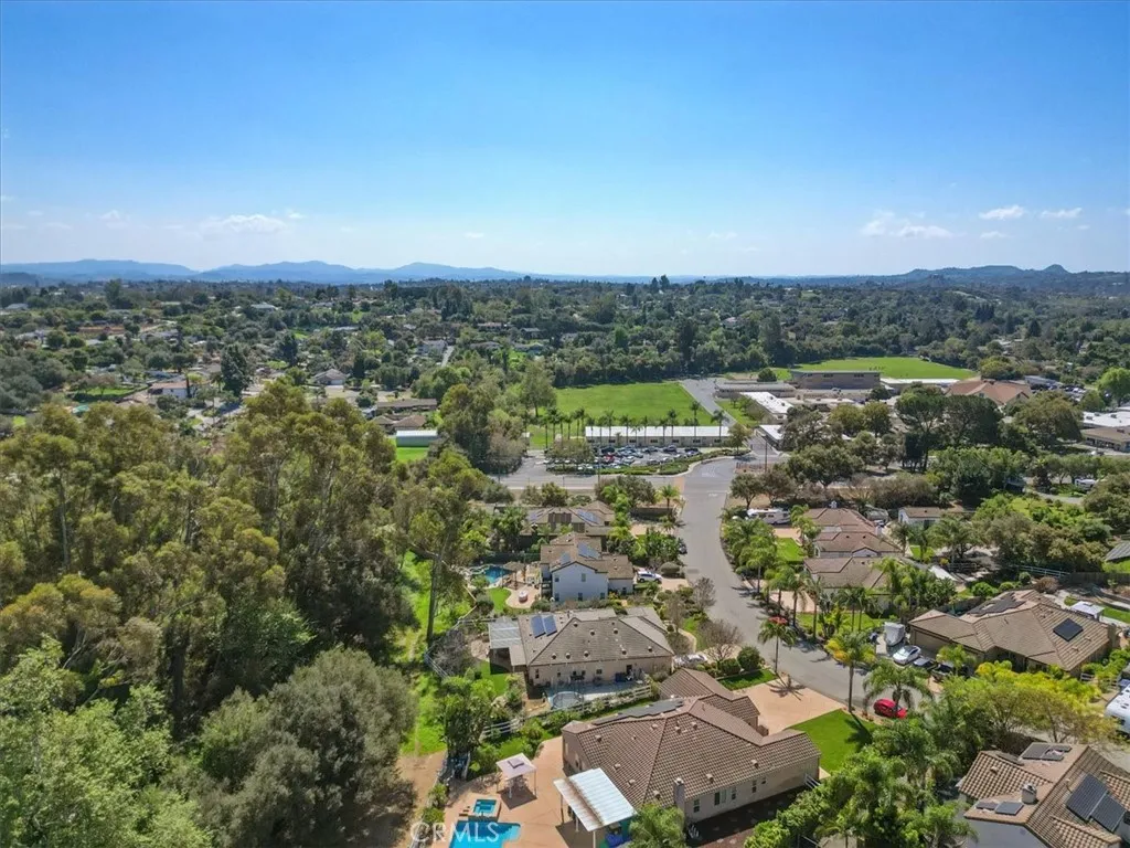 https://cdn.realtyfeed.com/cdn/127/306661517/4872f7e90db85209f806a3a6fd8c0c6e.webp