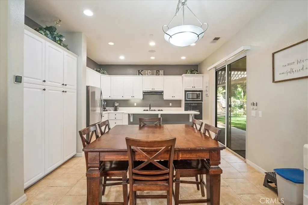 https://cdn.realtyfeed.com/cdn/127/306661517/707d0ff28d9d140c3596257445688e79.webp