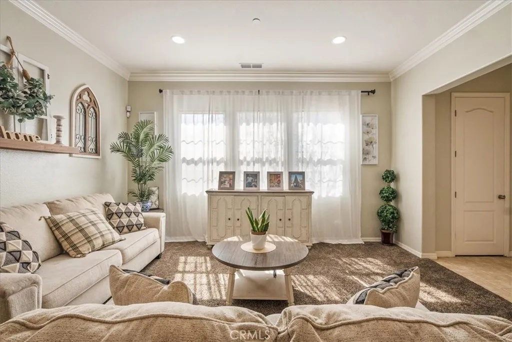 https://cdn.realtyfeed.com/cdn/127/306661517/83825c0180e41b86d810d06a2d9e34e0.webp