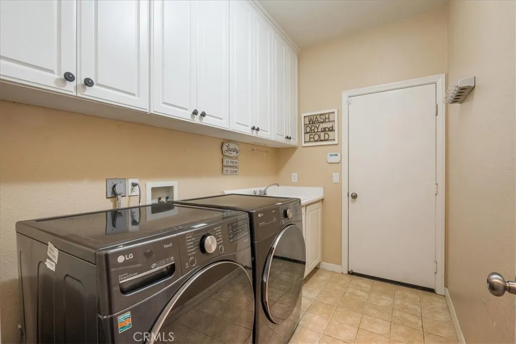 https://cdn.realtyfeed.com/cdn/127/306661517/c8bbee2b94be853a8422aec7423a047c.webp