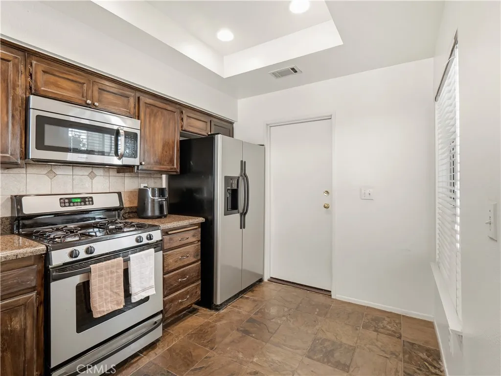 24514 Mcbean Parkway Unit 52, Valencia, CA 91355 - Photo 4 of 23, Valencia, CA
