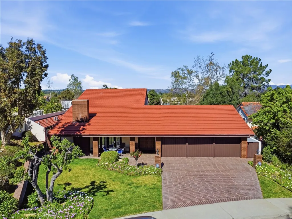 Calabasas, CA 91302