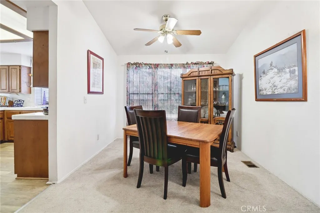 https://cdn.realtyfeed.com/cdn/127/306661581/f7b13d7792aa9e9cd422da42cba54a24.webp