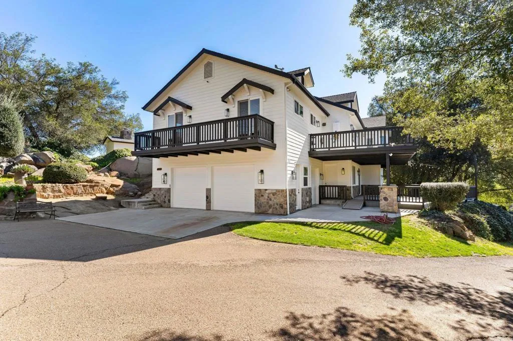 https://cdn.realtyfeed.com/cdn/127/306661611/660b60e288125036a0f7d228f705aacc.webp