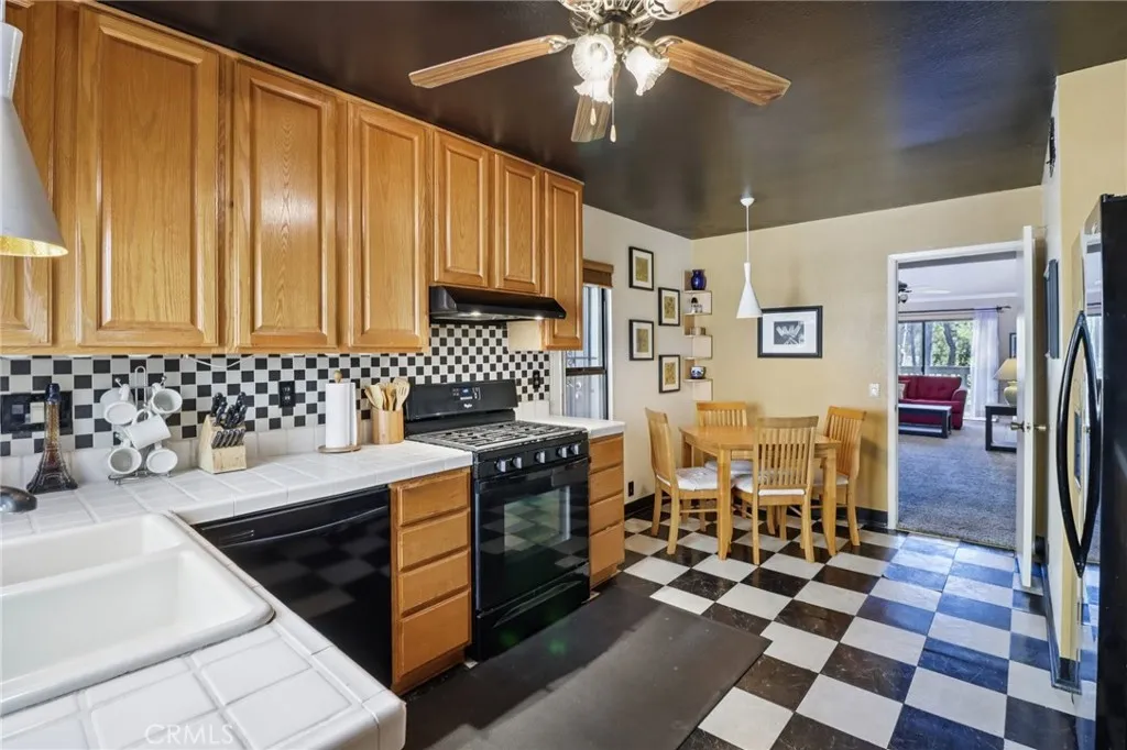 https://cdn.realtyfeed.com/cdn/127/306661655/4c2299b9771cb9679c9aa61fe1f078e8.webp