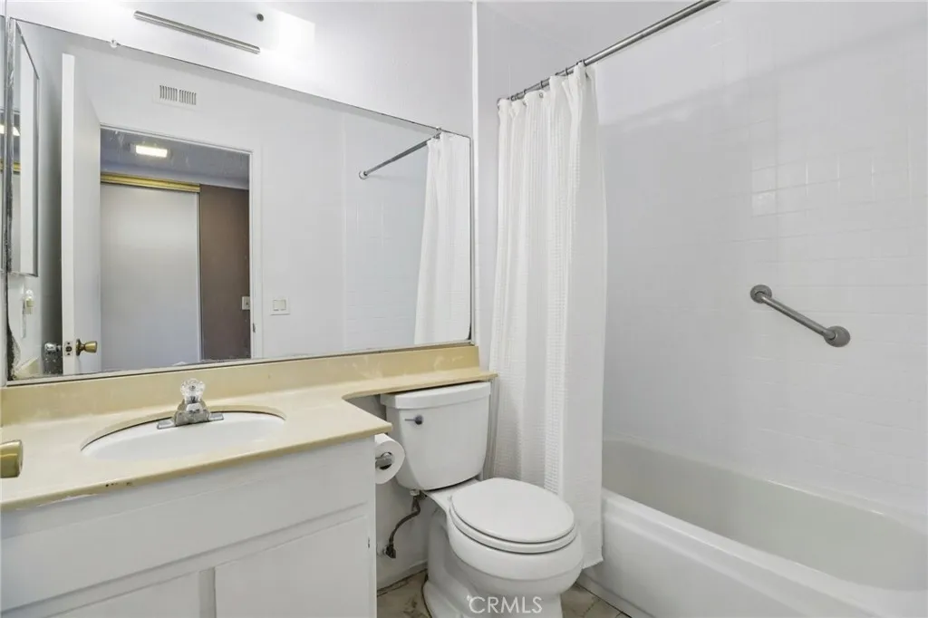 https://cdn.realtyfeed.com/cdn/127/306661655/5c45214f01328d6a2f978e97cb99d292.webp