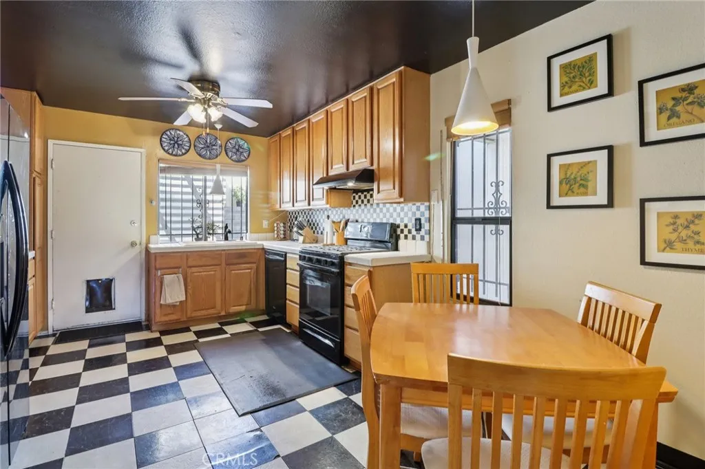 https://cdn.realtyfeed.com/cdn/127/306661655/d5edeb60b1c2dce4da2a23c1b88ad8be.webp