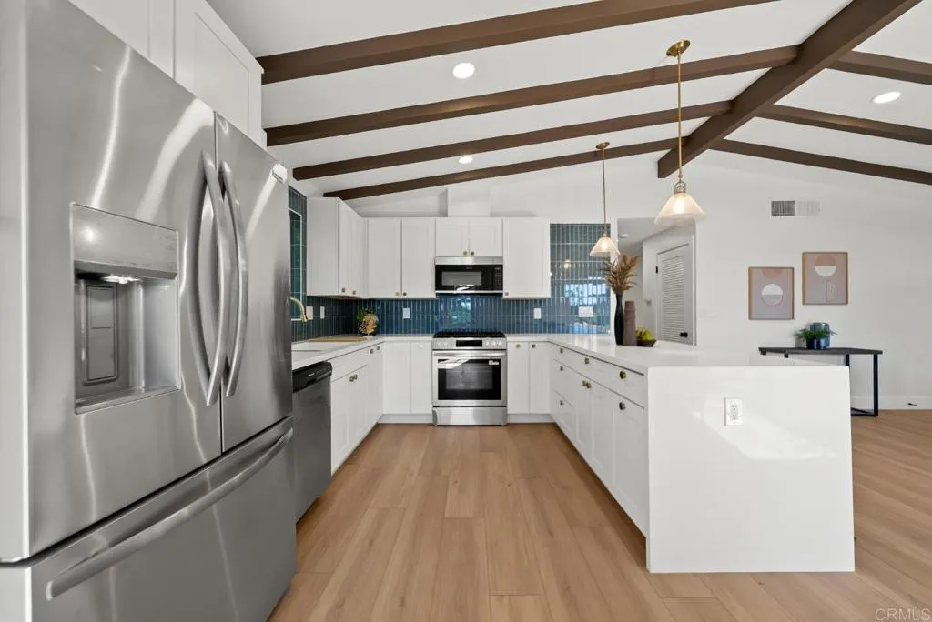 https://cdn.realtyfeed.com/cdn/127/306661739/346d3541b827baf62f595a1473306bbc.webp
