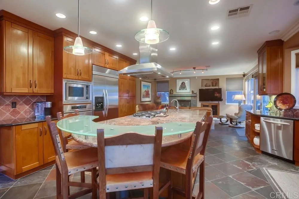 https://cdn.realtyfeed.com/cdn/127/306661802/5147d259b277df0b8788efb9a14d0739.webp