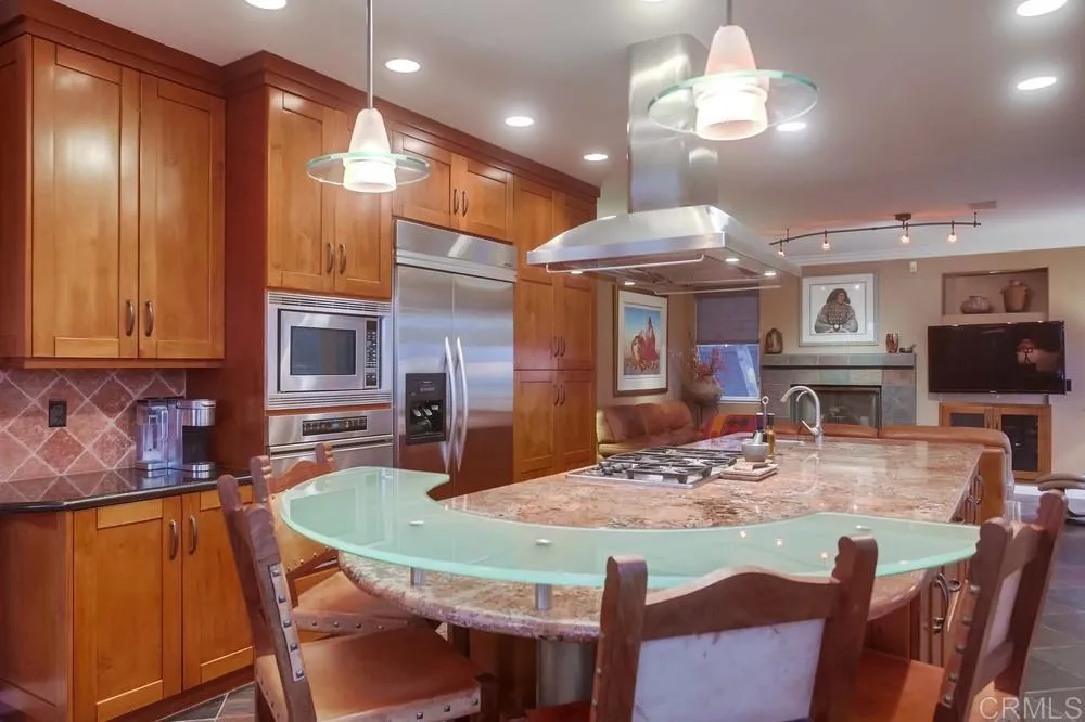https://cdn.realtyfeed.com/cdn/127/306661802/6cf84ef3c95be1fe17104365c14d41a0.webp