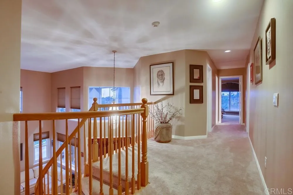 https://cdn.realtyfeed.com/cdn/127/306661802/bfd387830f7a45a736198871d05ca229.webp
