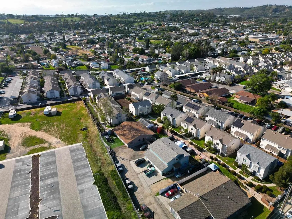 https://cdn.realtyfeed.com/cdn/127/306661830/770c3c5f208c87093443f0387d1d7479.webp