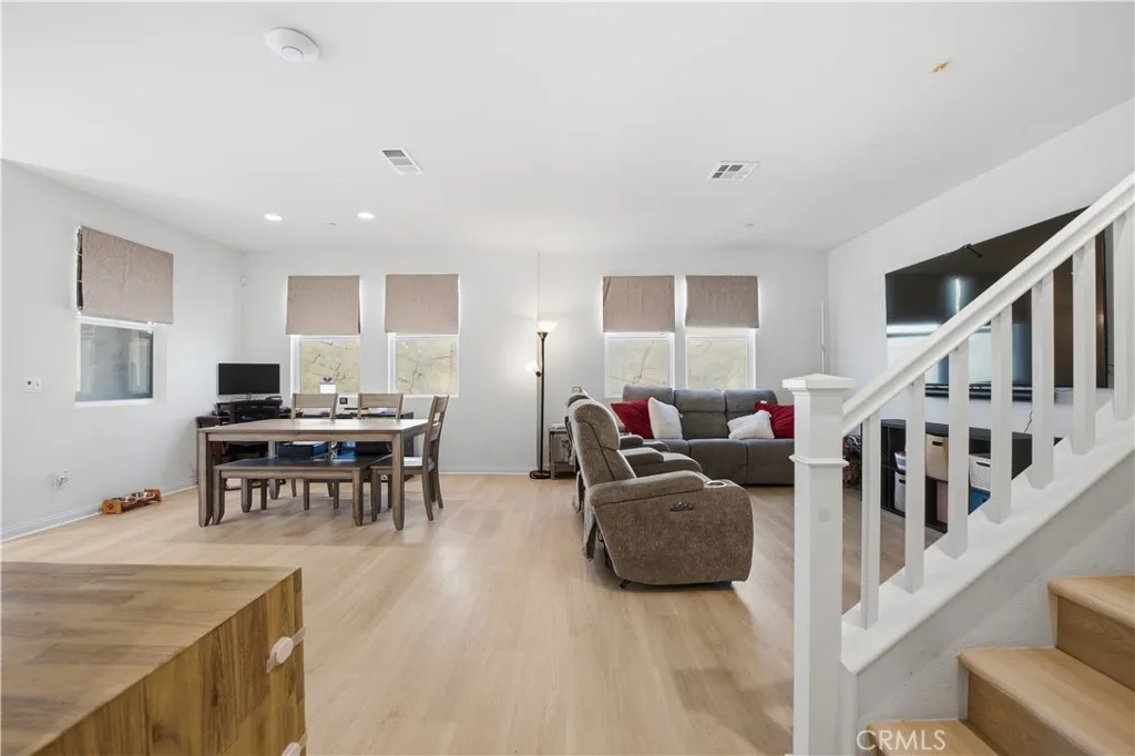 Photo #5: SW26050318 Listing: Photo #5