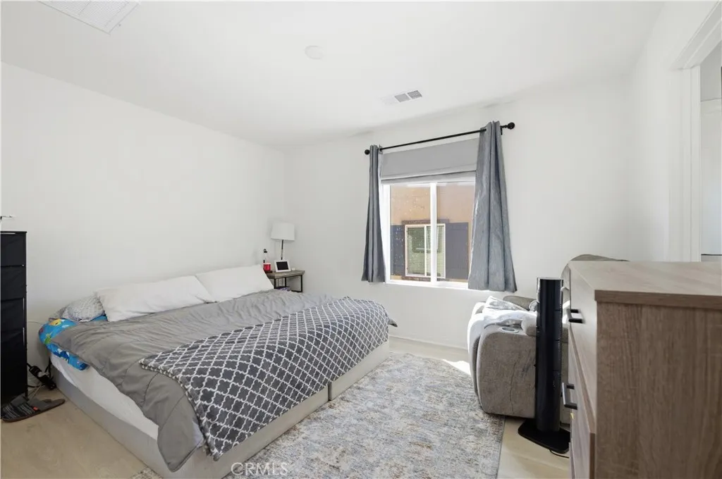 Photo #21: SW26050318 Listing: Photo #21