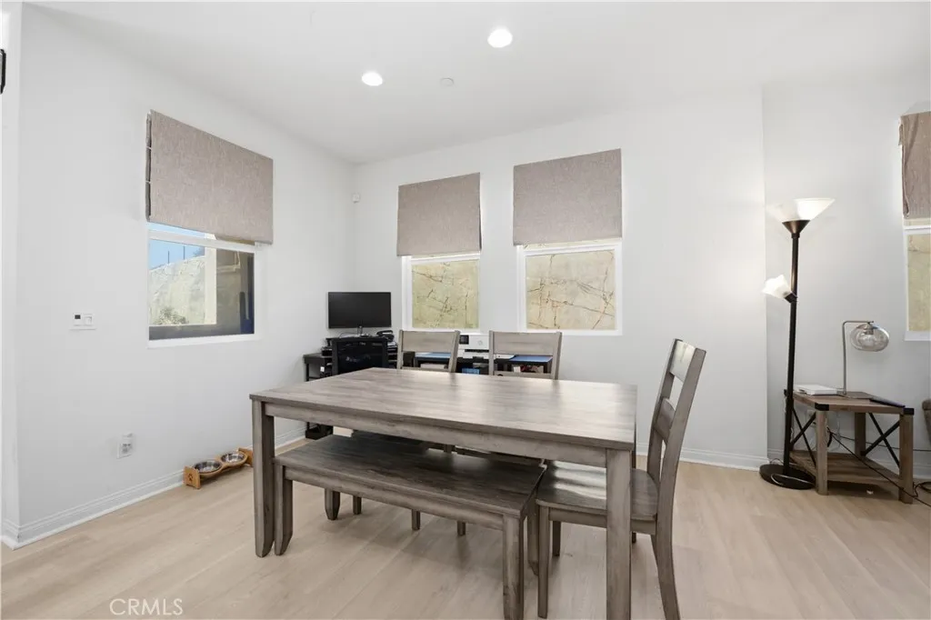 https://cdn.realtyfeed.com/cdn/127/306661885/a7b754158b1074cf46627b341b75eac8.webp