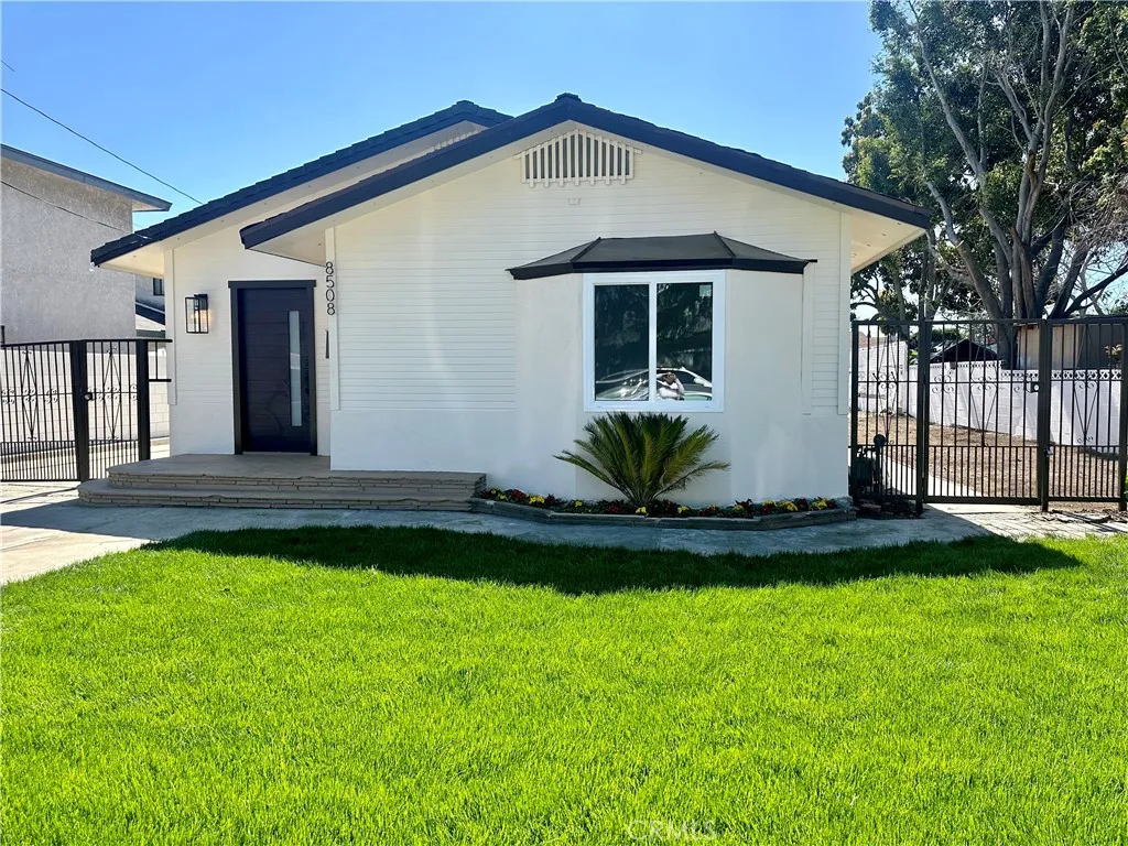 Bellflower, CA 90706