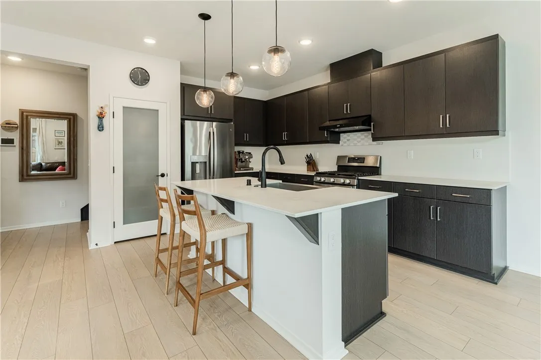 https://cdn.realtyfeed.com/cdn/127/306662004/029a38740b0d1767bd58b986ea94f0f1.webp