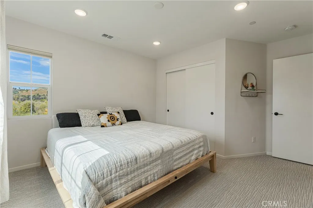 https://cdn.realtyfeed.com/cdn/127/306662004/211f86abe99f7abb89c87a8c5270d812.webp