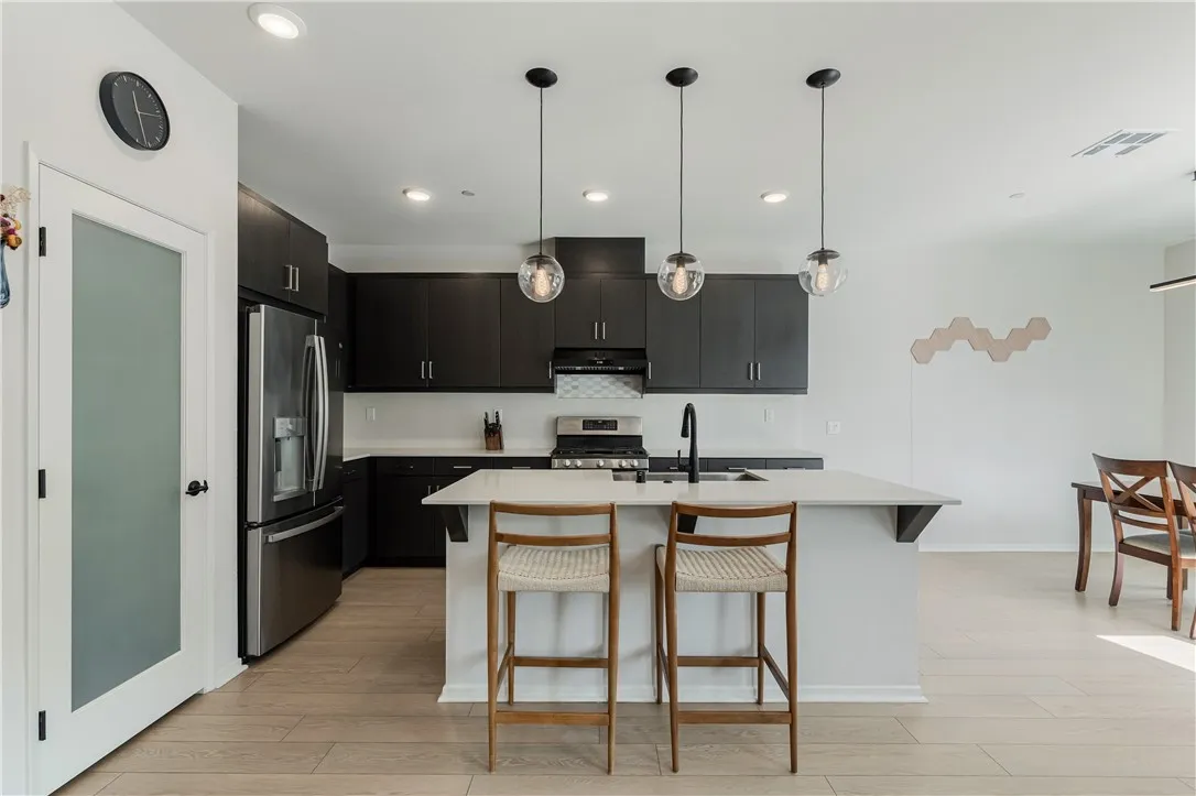 https://cdn.realtyfeed.com/cdn/127/306662004/2f9bab89177f9a2c7db83af07e464d13.webp