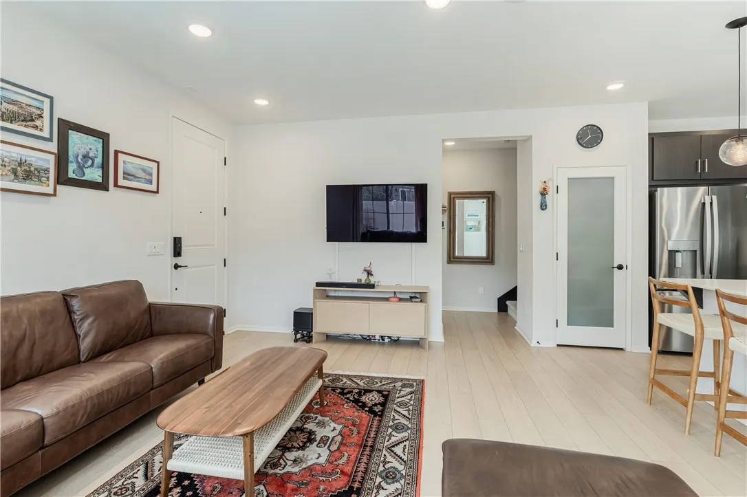 https://cdn.realtyfeed.com/cdn/127/306662004/4f352dfb746a7505808271d56248a2f4.webp