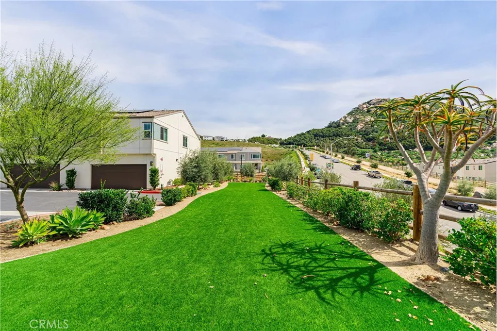 https://cdn.realtyfeed.com/cdn/127/306662004/79b082bce7d6181cf00c4999f0205d1a.webp