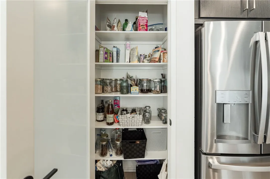 https://cdn.realtyfeed.com/cdn/127/306662004/a0bf3a88252c105dc6a795bb11f0c8e1.webp