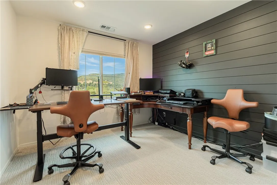 https://cdn.realtyfeed.com/cdn/127/306662004/ec3d30f836521d476338f5d0d55399ec.webp
