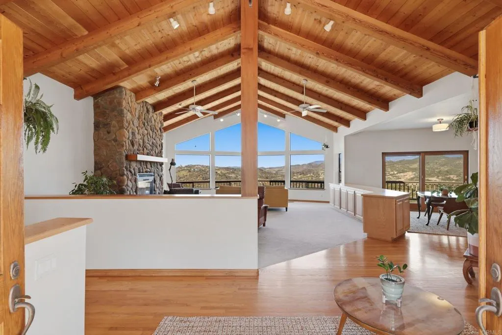 https://cdn.realtyfeed.com/cdn/127/306662049/81a0d659f4d496a03853ae83619dd4b9.webp