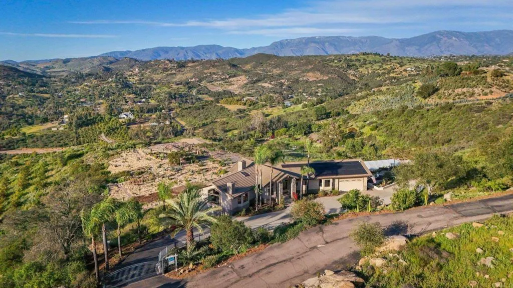 https://cdn.realtyfeed.com/cdn/127/306662049/85cfcd57b96ed99975e1bc9027493a07.webp