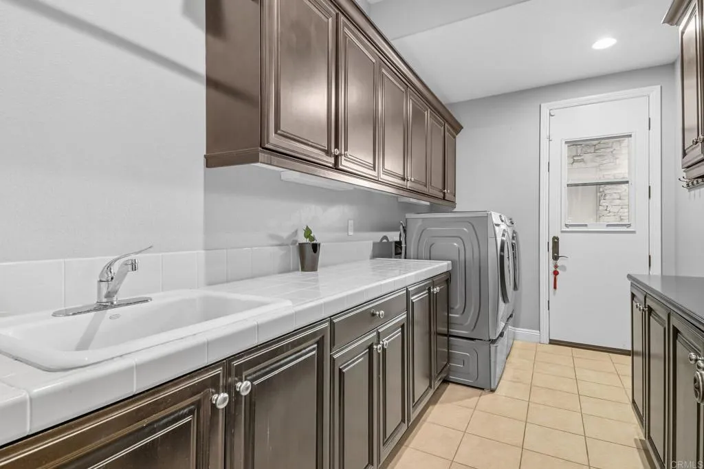 https://cdn.realtyfeed.com/cdn/127/306662069/ef37888c40542fcb90f627fc309d7cc5.webp