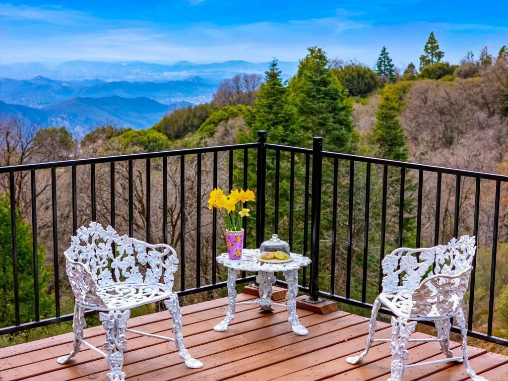 https://cdn.realtyfeed.com/cdn/127/306662105/fb6d9412679b0b20b91048fa729ead52.webp
