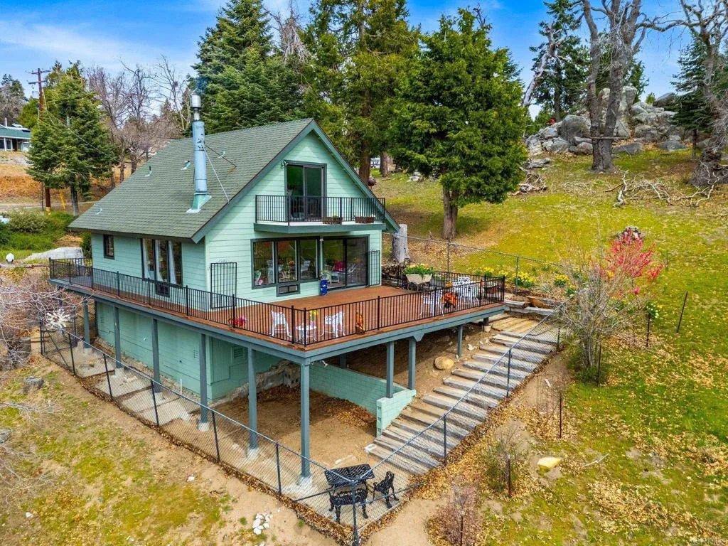 https://cdn.realtyfeed.com/cdn/127/306662105/fc6d73526cff1bb20f629d868f3c18f0.webp