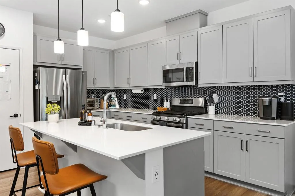 https://cdn.realtyfeed.com/cdn/127/306662207/4d8856a94ae5e048ccad350c5aae1289.webp
