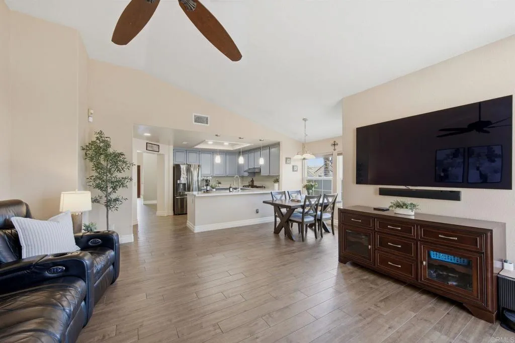 https://cdn.realtyfeed.com/cdn/127/306662328/853b06bba6e4ef18a81573a6ae08ee94.webp