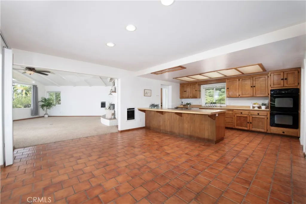 https://cdn.realtyfeed.com/cdn/127/306662357/180d559274d5a19777538f9716e2f85c.webp