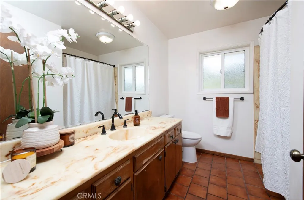 https://cdn.realtyfeed.com/cdn/127/306662357/438f3e12d27a9e6aec8ea6ae8df3f38c.webp