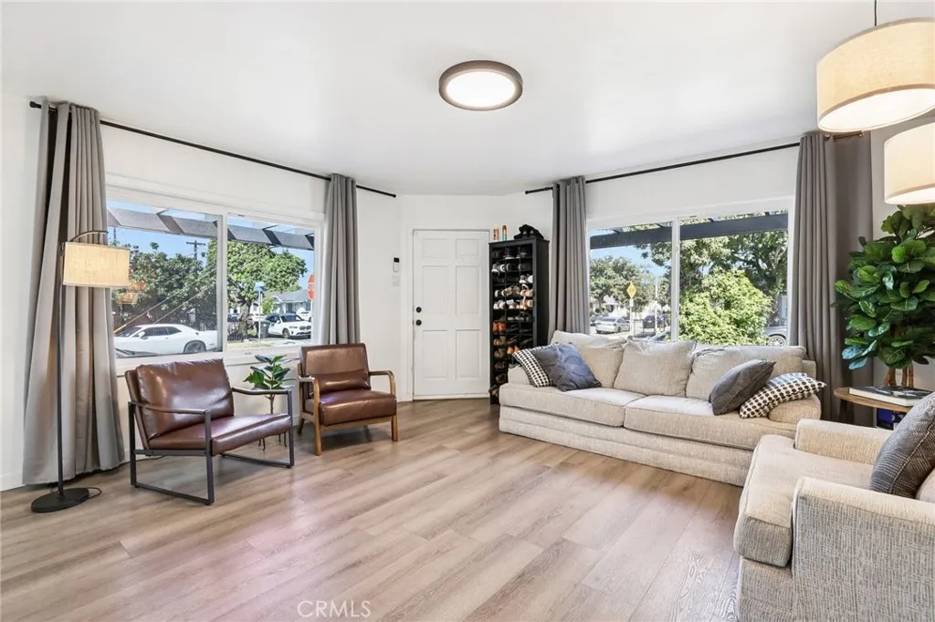 Long Beach, CA 90813