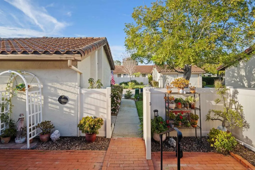 https://cdn.realtyfeed.com/cdn/127/306662518/ca5d532ab7ec8b994ed734b811a566ed.webp